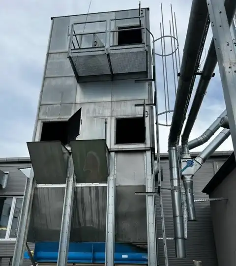 Pożar w Łabowej. Paliły się trociny w silosie