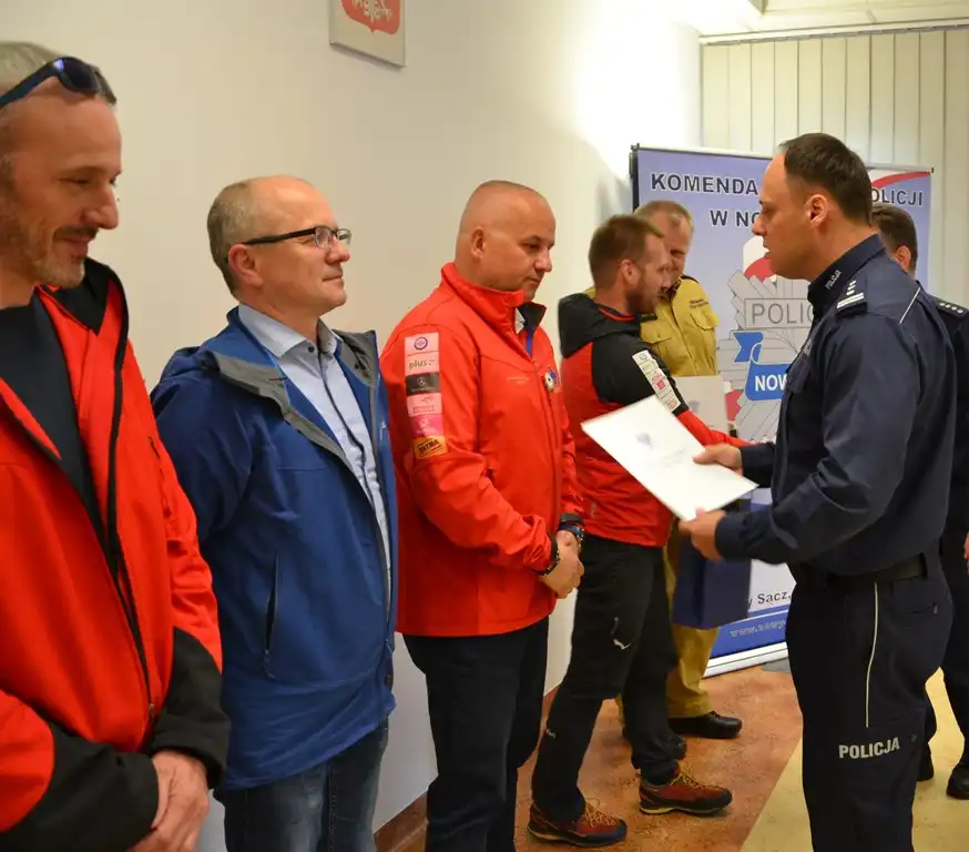 Sądecczyzna: Poszukiwali osób zaginionych. Za zaangażowanie podziękował im Komendant