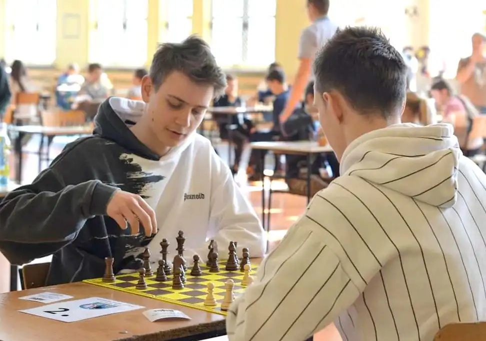 Uczniowie LO w Starym Sączu na podium w Szachowych Mistrzostwach Gminy Stary Sącz