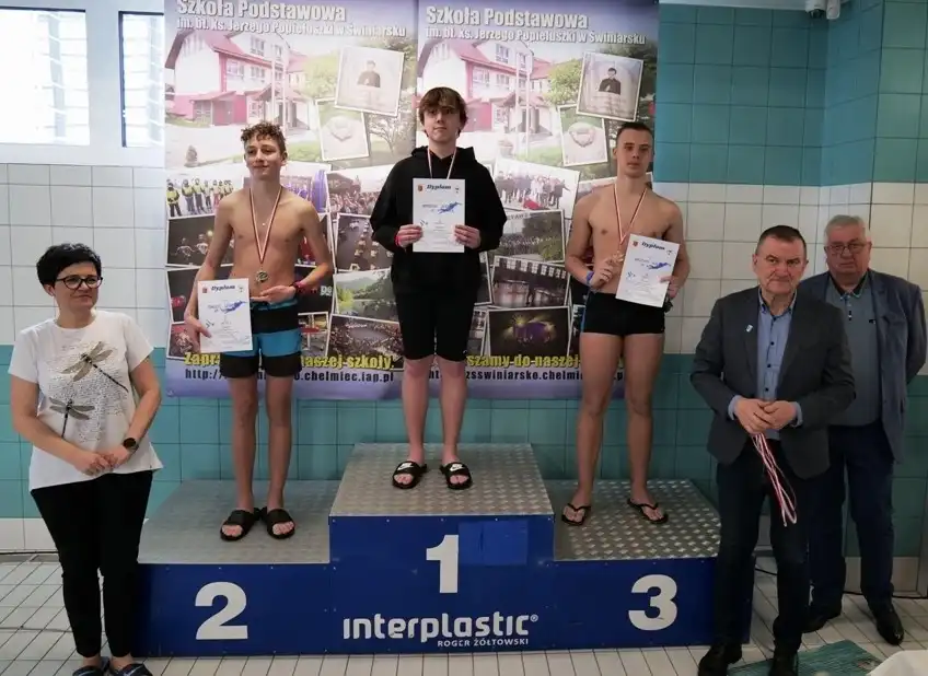 Mistrzostwa Powiatu Nowosądeckiego w Pływaniu. W zawodach uczestniczyło ponad 150 zawodników
