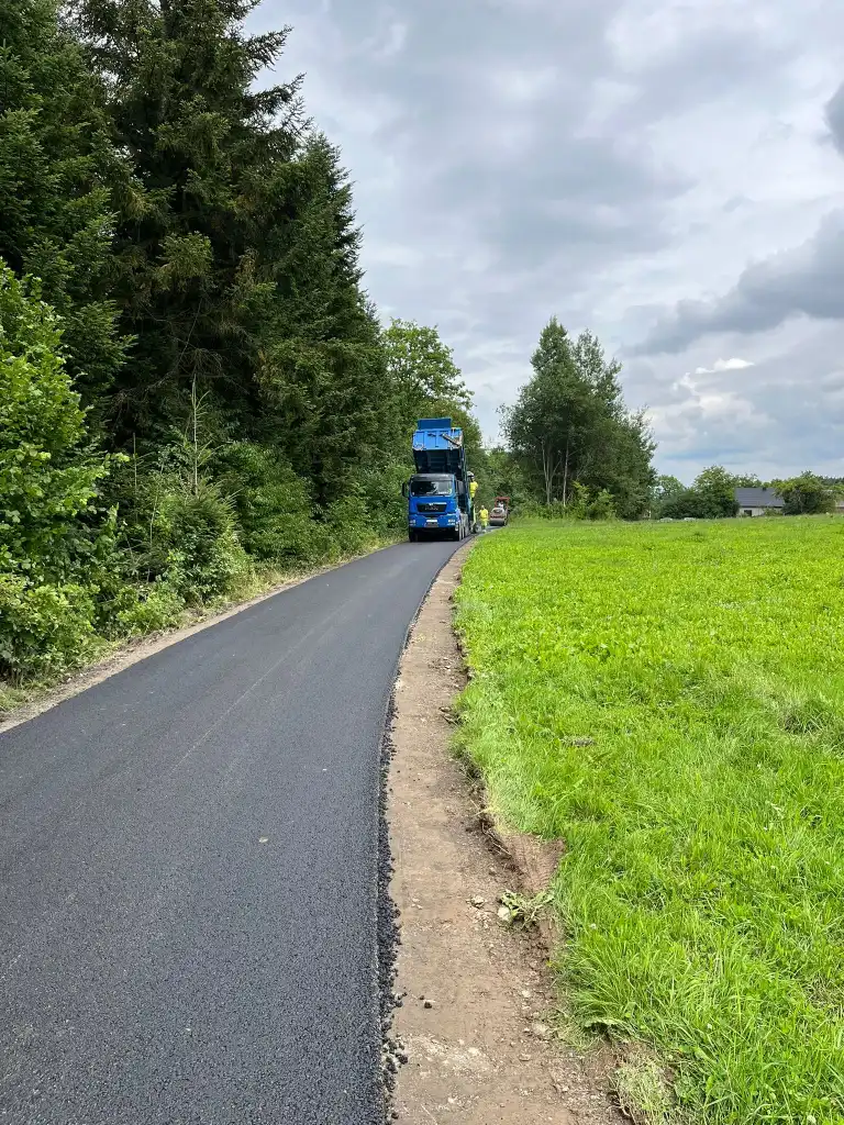 Nowa droga w Łazach Biegonickich