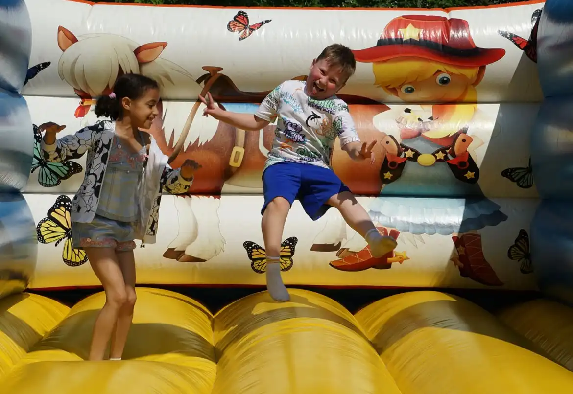 Piknik z okazji Dnia Rodzicielstwa Zastępczego w PZAZ w Nawojowej