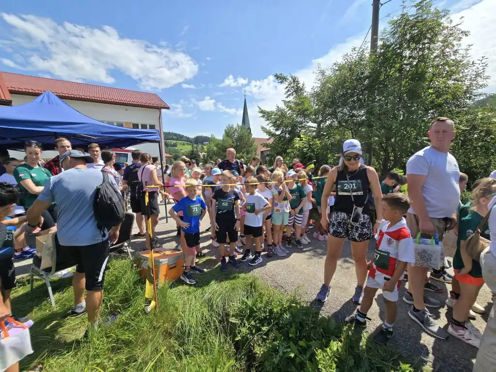 Zdobywcy Modyni pokazali moc! Sport, pasja i integracja w Młyńczyskach