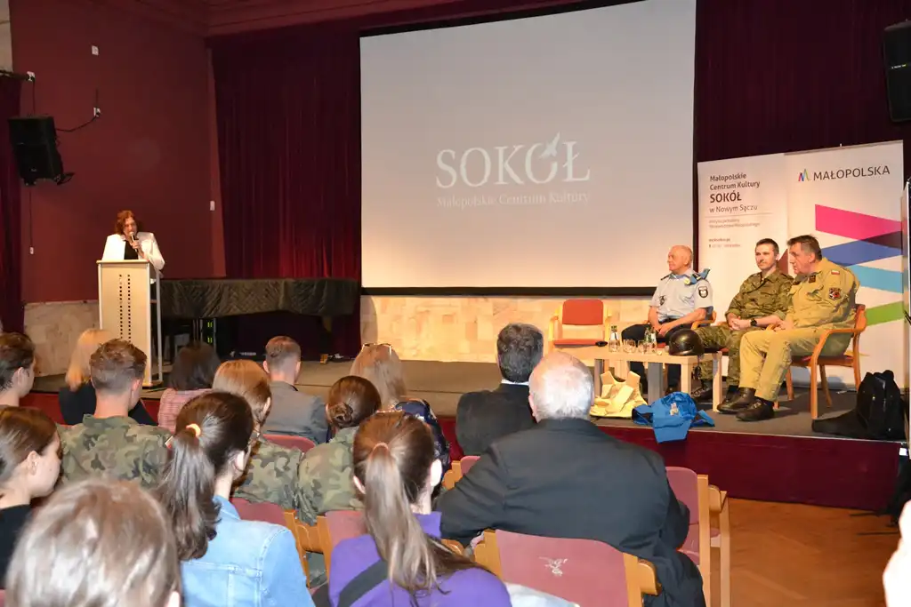 Nowy Sącz: Wystawa poświęcona pamięci poległych mundurowych