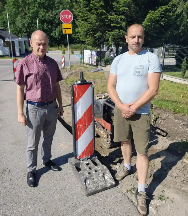 Bezpieczniej i wygodniej w Zubrzyku. Ruszyła budowa chodnika