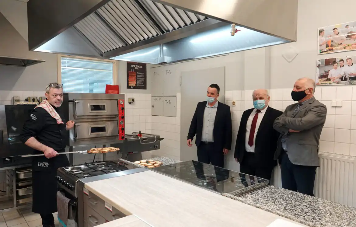 Włoska uczta w ZSP w Nawojowej