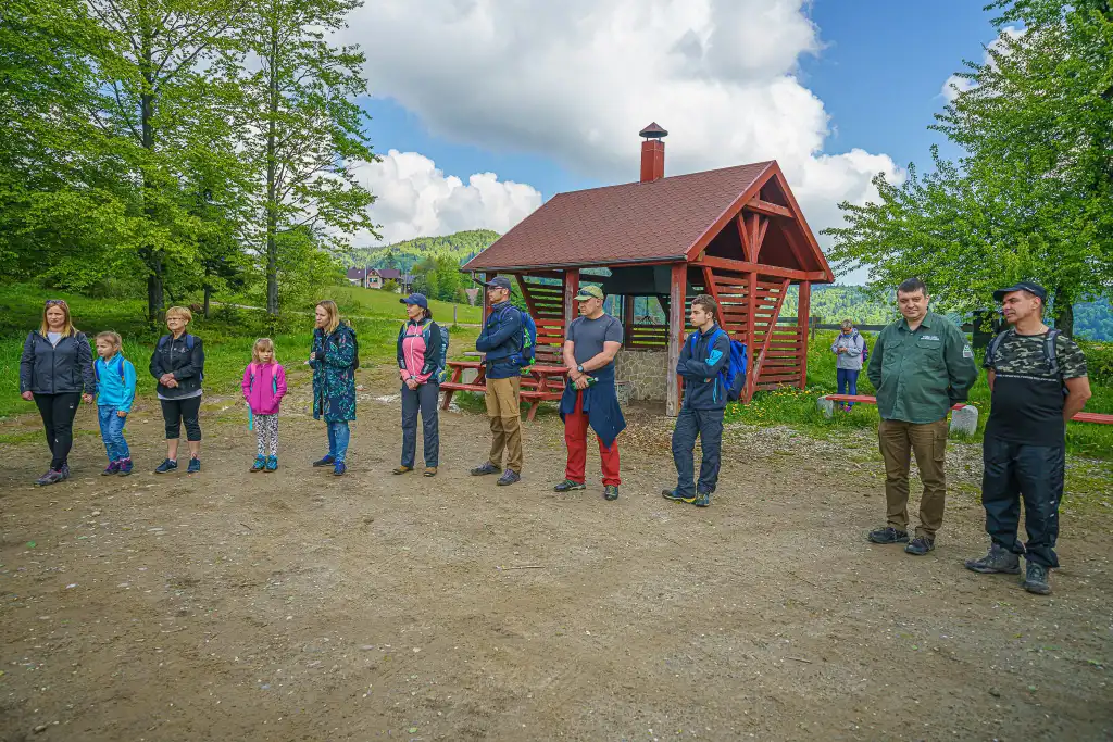 Wielki finał akcji "Dbam o sądeckie". Uczestnicy posprzątali szlak prowadzący z Obidzy na Radziejową