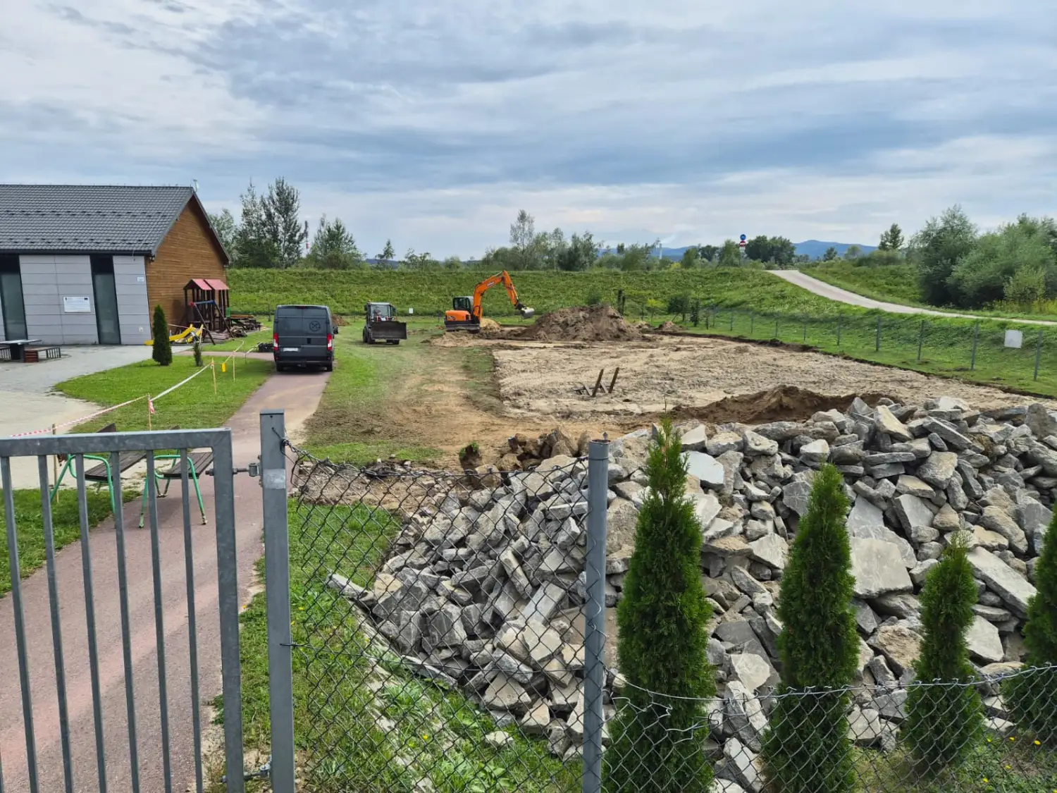Nowe miejsce dla dzieci i młodzieży. W Świniarsku ruszyła inwestycja za ponad 440 tys. zł