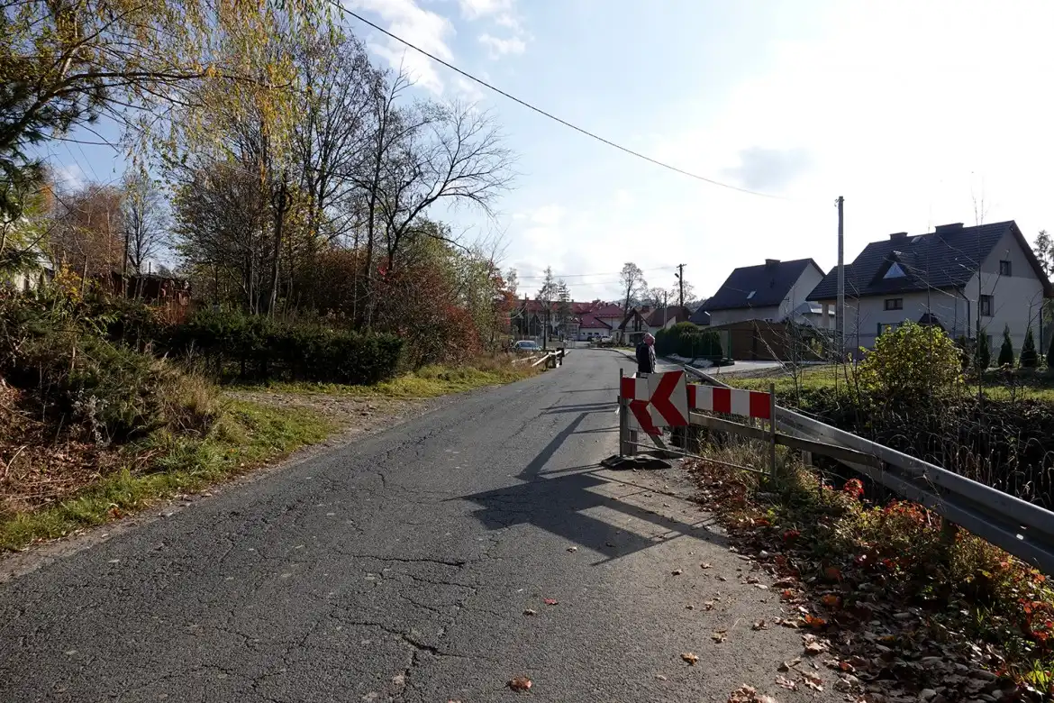 Koniuszowa: wyrwy w drodze zostaną doraźnie zabezpieczone