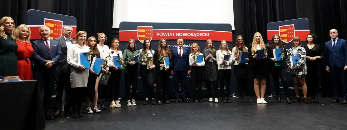 125 tysięcy złotych dla zdolnych uczniów ze szkół prowadzonych przez powiat nowosądecki