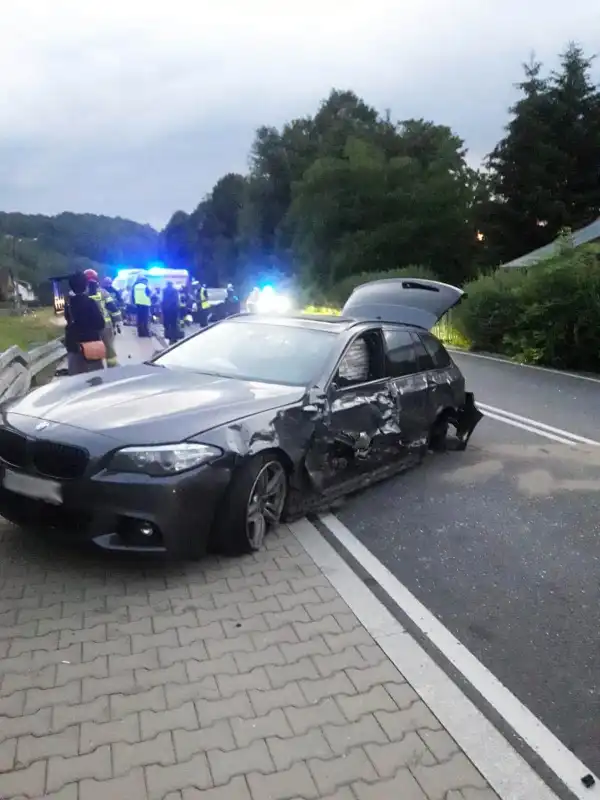 Kraksa w Barcicach. Zderzyły się dwie osobówki