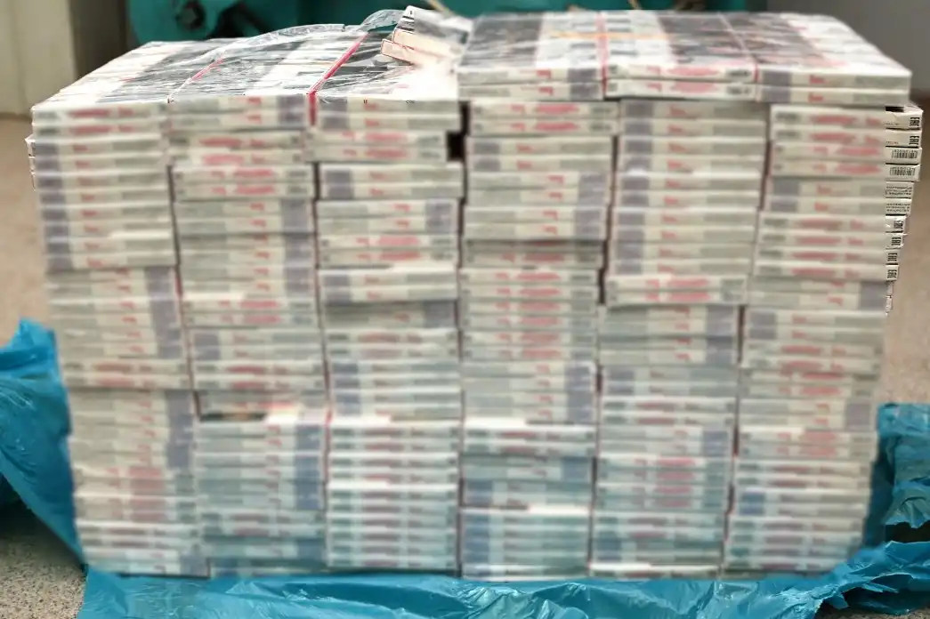 Tytoniowy przekręt za 28 milionów złotych. 18 osób przed sądem