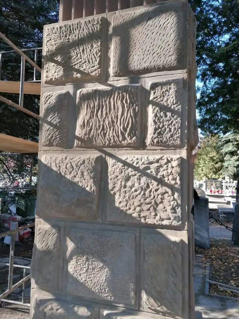 Stary Sącz: kończą się prace renowacyjne głównego pomnika na kwaterze wojennej