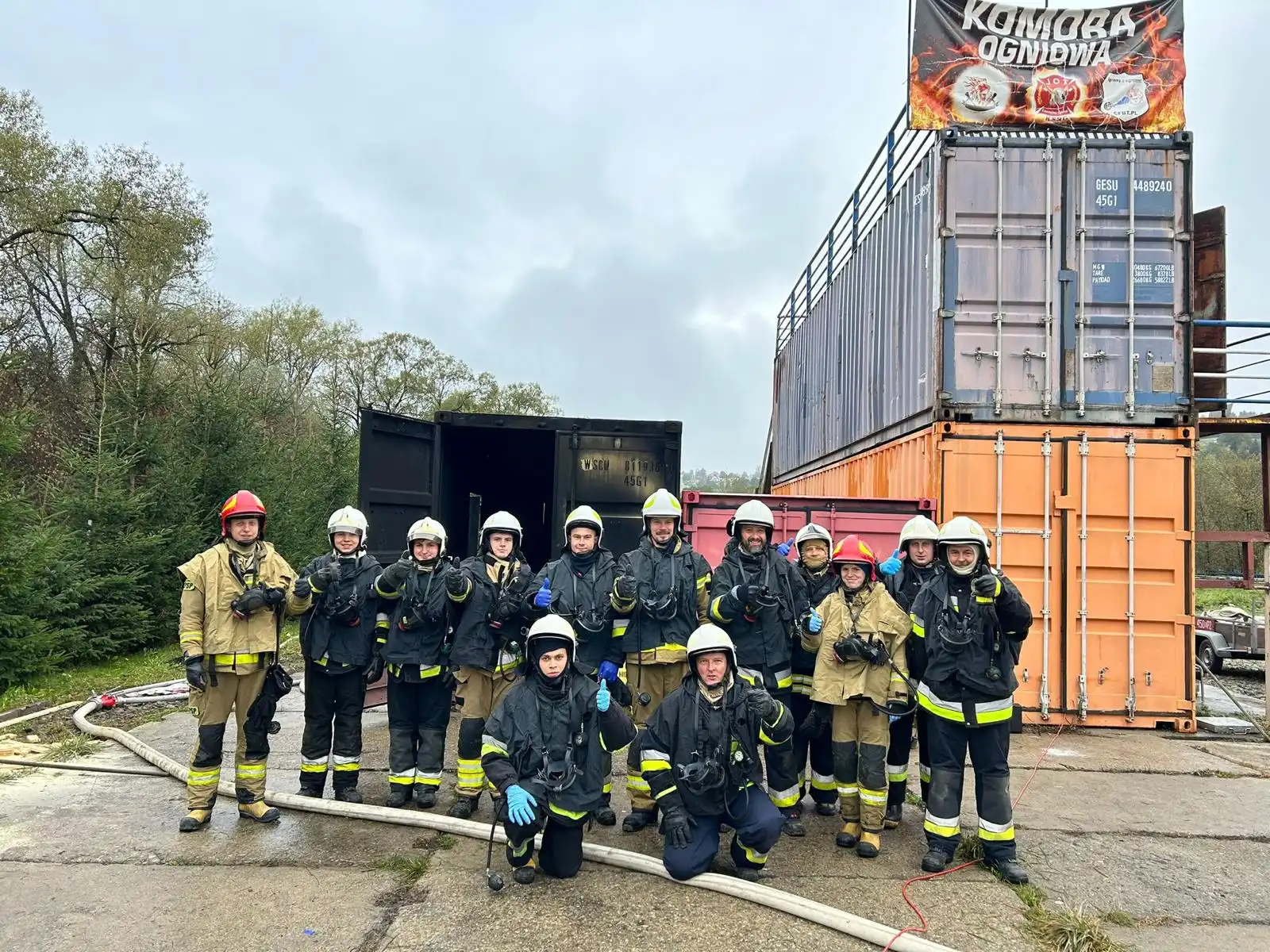 Z komory ogniowej na tor przeszkód. Kursanci OSP w akcji!