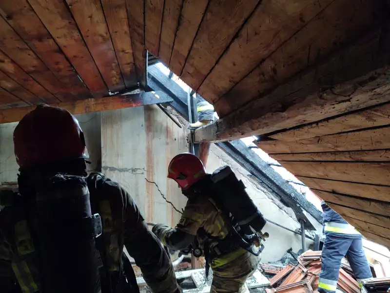 Pożar w zakładzie stolarskim w Chełmcu