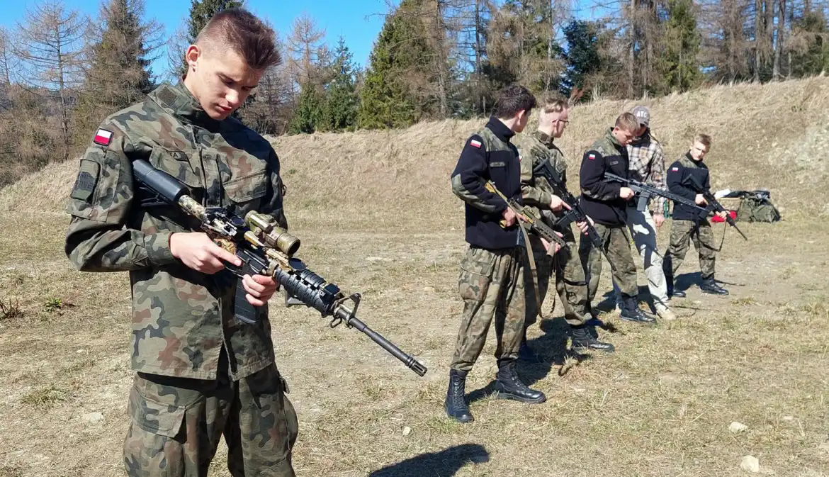 Uczniowie ZS w Marcinkowicach doskonalili swoje umiejętności strzeleckie