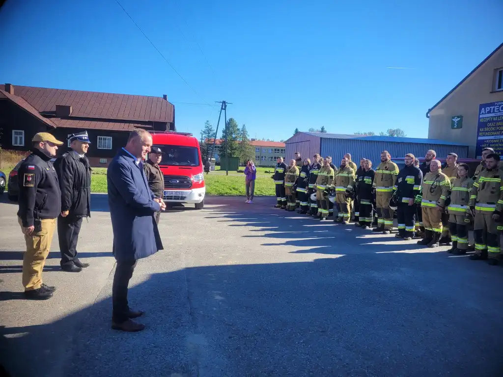 Strażacy z Gminy Gorlice w akcji. Manewry z symulacją pożaru i wypadku drogowego