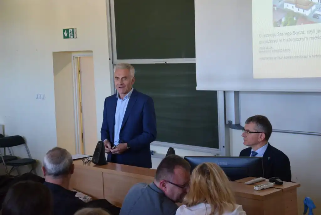 Burmistrz Jacek Lelek spotkał się ze studentami PWSZ