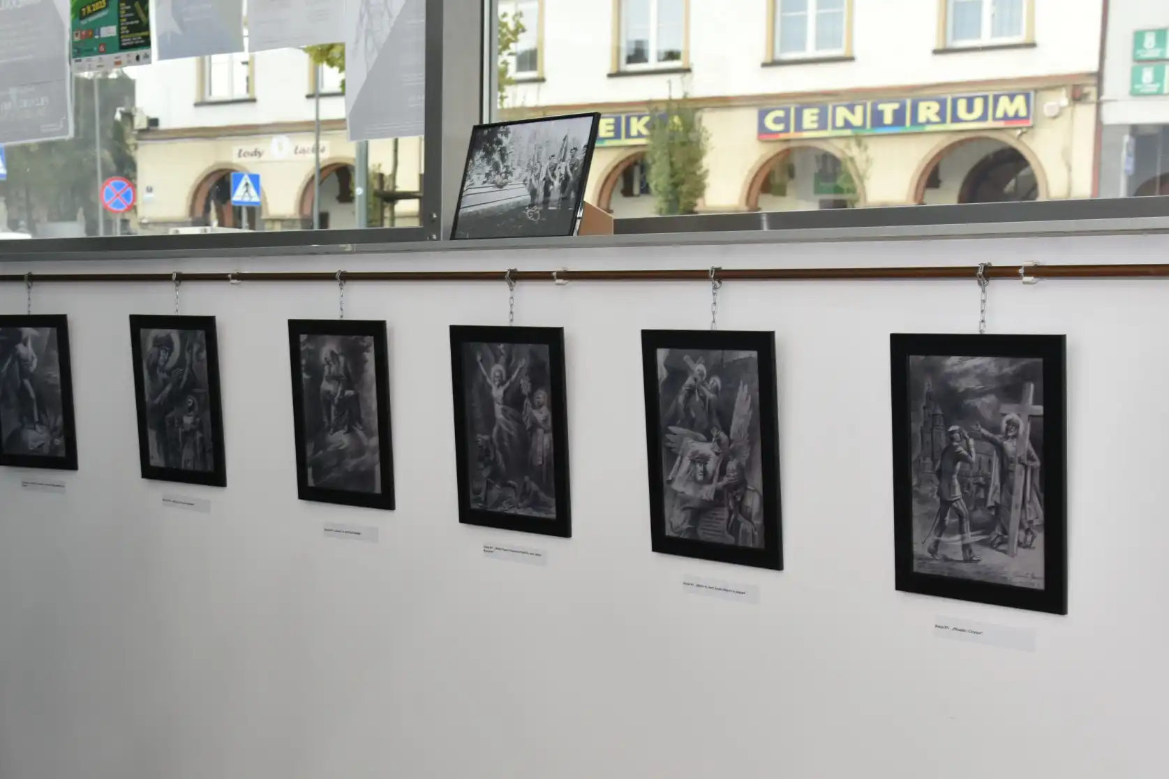 Wernisaż wystawy pn. „Droga Krzyżowa Narodu Polskiego – Wincenty Stanisław Gawron” w PCIT w Limanowej