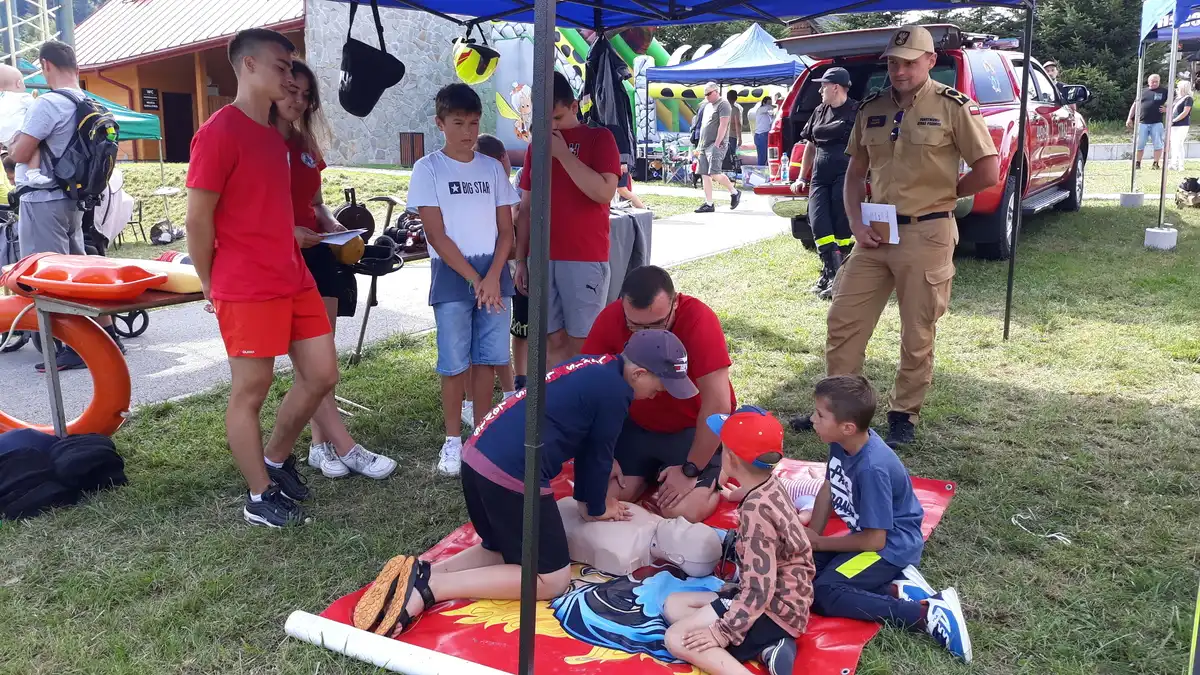 Piknik Rodzinny „Kręci mnie bezpieczeństwo nad wodą”. Uczestniczyli w nim gorliccy Policjanci