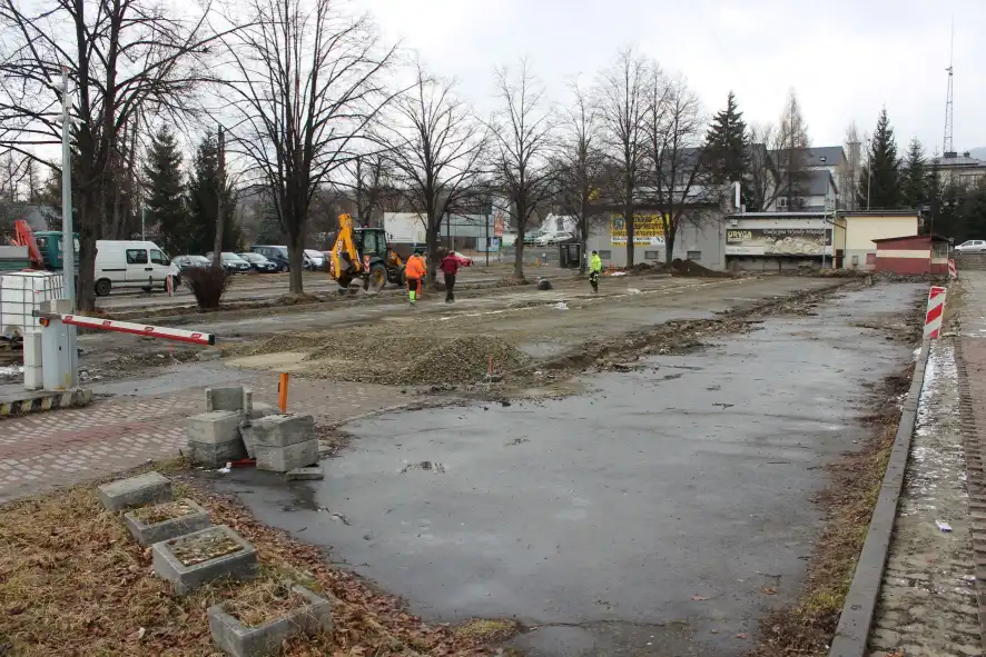 Trwa modernizacja parkingu oraz drogi dojazdowej do limanowskiego Szpitala
