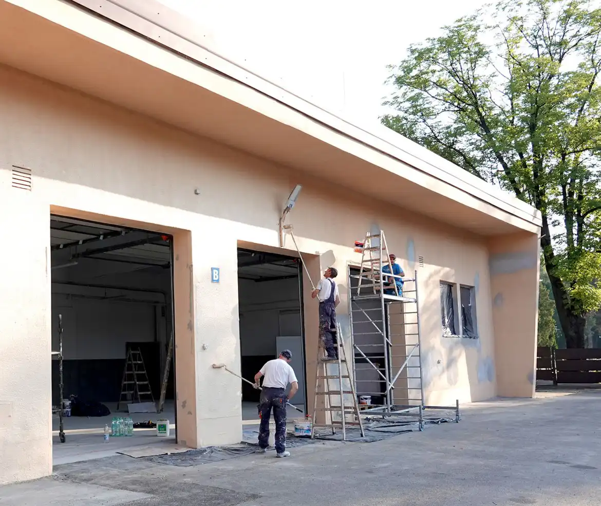 Dobiegają końca remonty na terenie siedziby Sądeckiego Pogotowia Ratunkowego