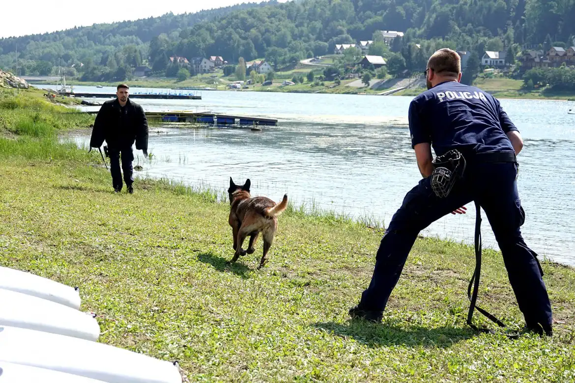 "Kręci mnie bezpieczeństwo nad wodą" - Akcja WOPR i Policji nad Jeziorem Rożnowskim