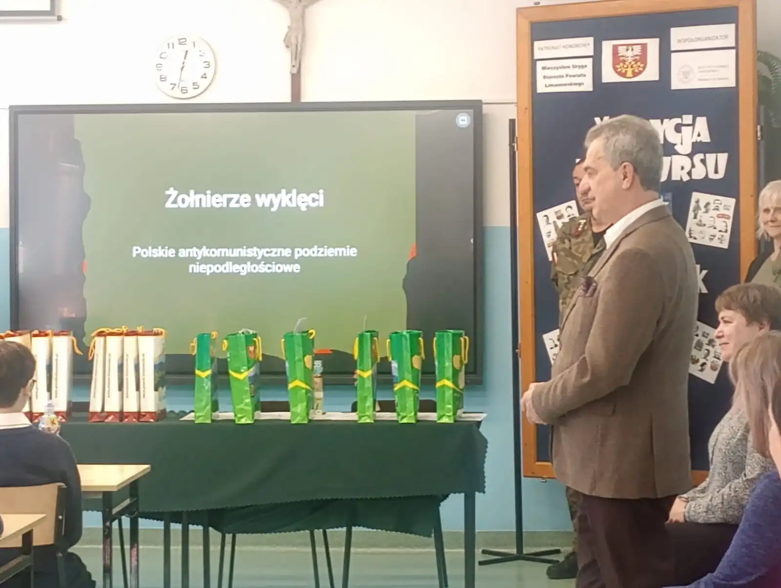 Żołnierze Wyklęci w pamięci młodych. X edycja konkursu historycznego „Znaj-Znak” w Tymbarku