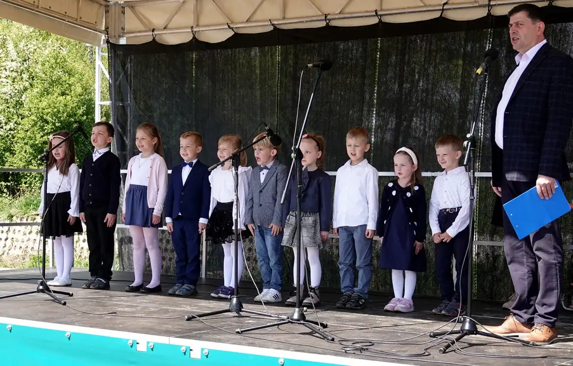 Patriotyczna uroczystość w Stadłach. Świętowano 15-lecie Stowarzyszenia LGD Partnerstwo dla Ziemi Sądeckiej