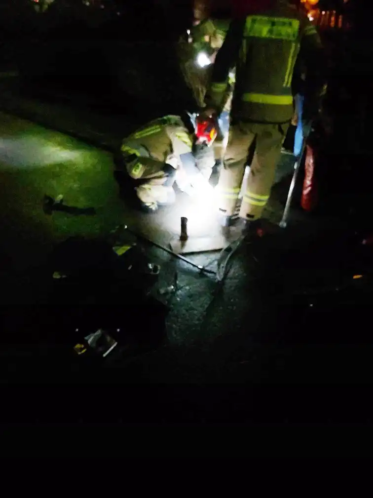 Krynica-Zdrój: kot utknął w rurze od studzienki kanalizacyjnej. Interweniowali strazacy