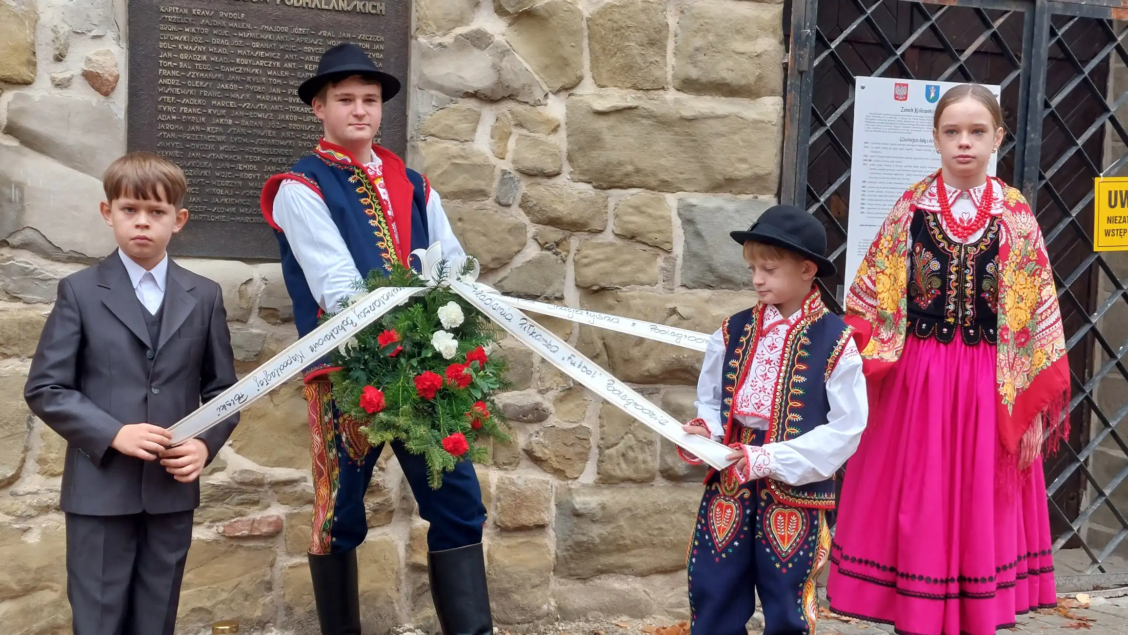 Tablice Podhalańczyków na Nowosądeckiej baszcie. Historia która przetrwała wbrew wojnie