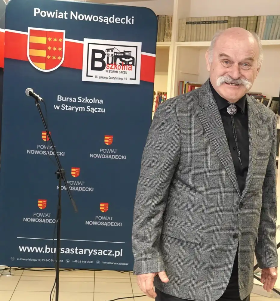 Starosta nowosądecki wręczył nagrody laureatom eliminacji powiatowych 69. Ogólnopolskiego Konkursu Recytatorskiego