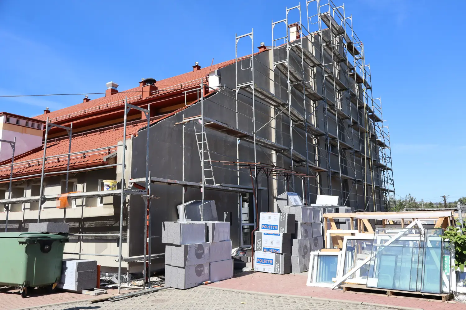 Sala gimnastyczna w Świniarsku w remoncie. Zakres prac jest szeroki