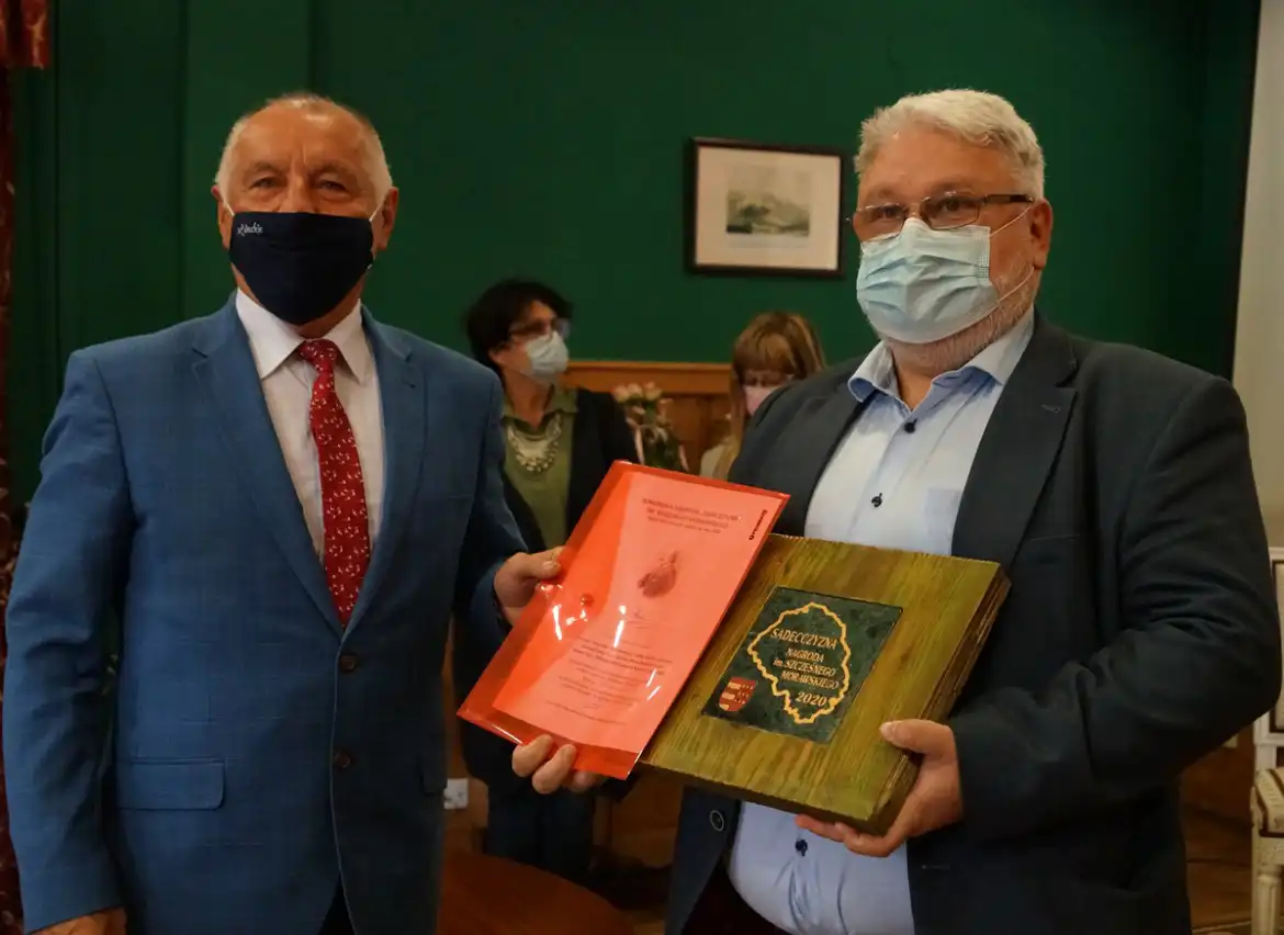 W ratuszu Miasteczka Galicyjskiego odbyło się wręczenie Nagrody im. Szczęsnego Morawskiego
