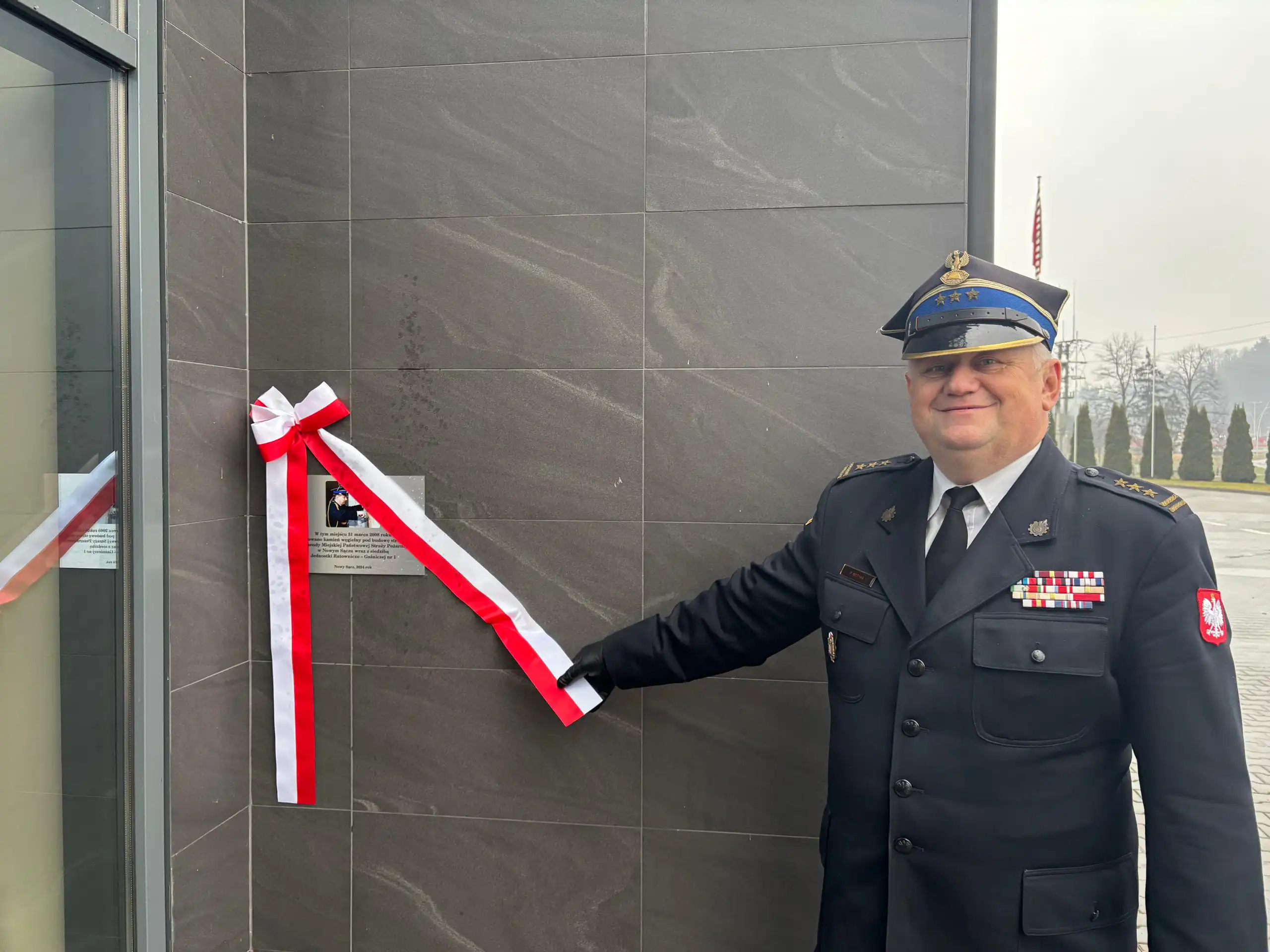 Strażacy w Nowym Sączu. Wigilijna uroczystość i odsłonięcie tablicy pamiątkowej