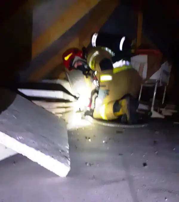 Pożar w Zabrzeży. Z balkonu budynku ewakuowano cztery osoby