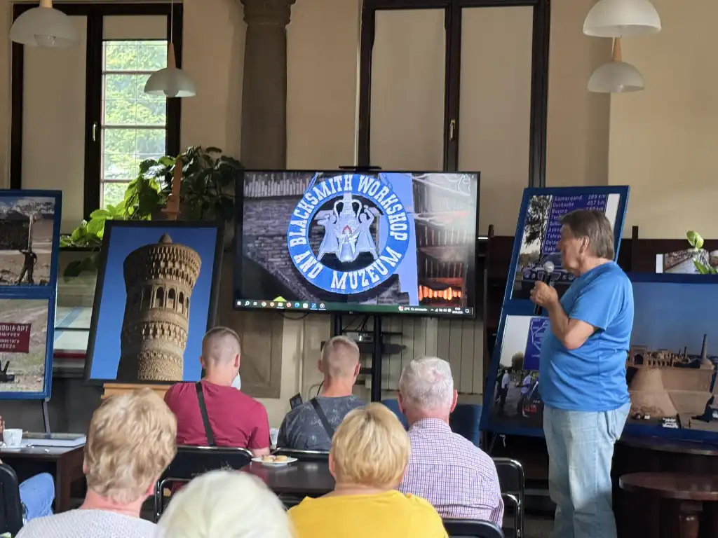 Fascynująca podróż Jedwabnym Szlakiem. Spotkanie z Henrykiem Januszem w sądeckiej bibliotece