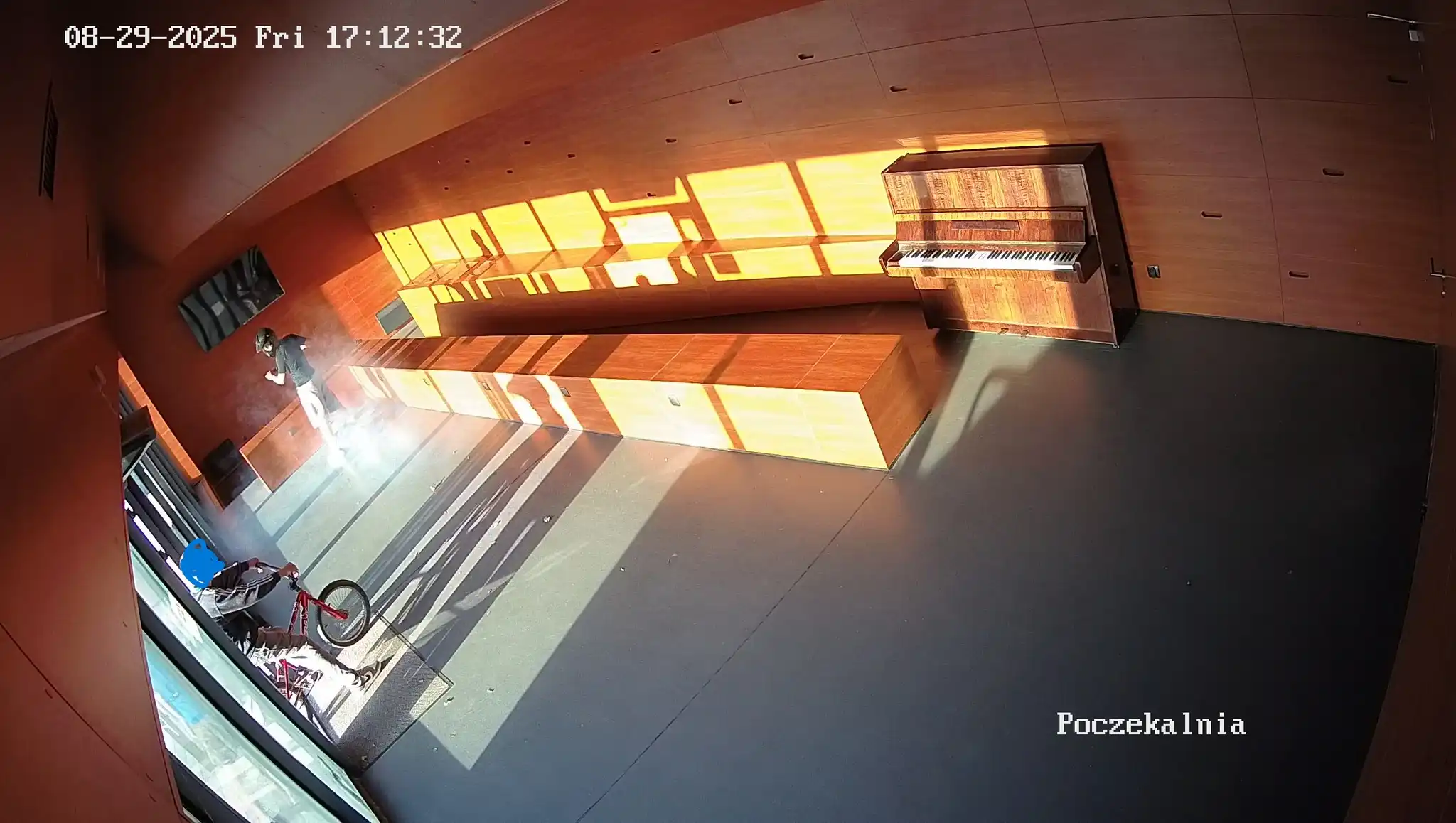 Wandalizm w Park&Ride w Starym Sączu. Monitoring wszystko zarejestrował