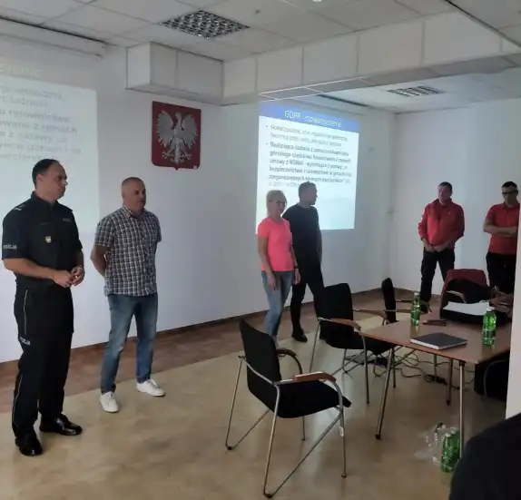 Poszukiwania osób zaginionych - wspólne szkolenie sądeckich policjantów i goprowców