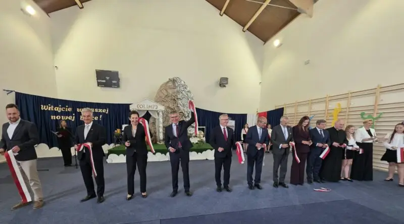 Tego obiektu w Skrudzinie brakowało od lat. Nowa hala przy szkole oficjalnie otwarta