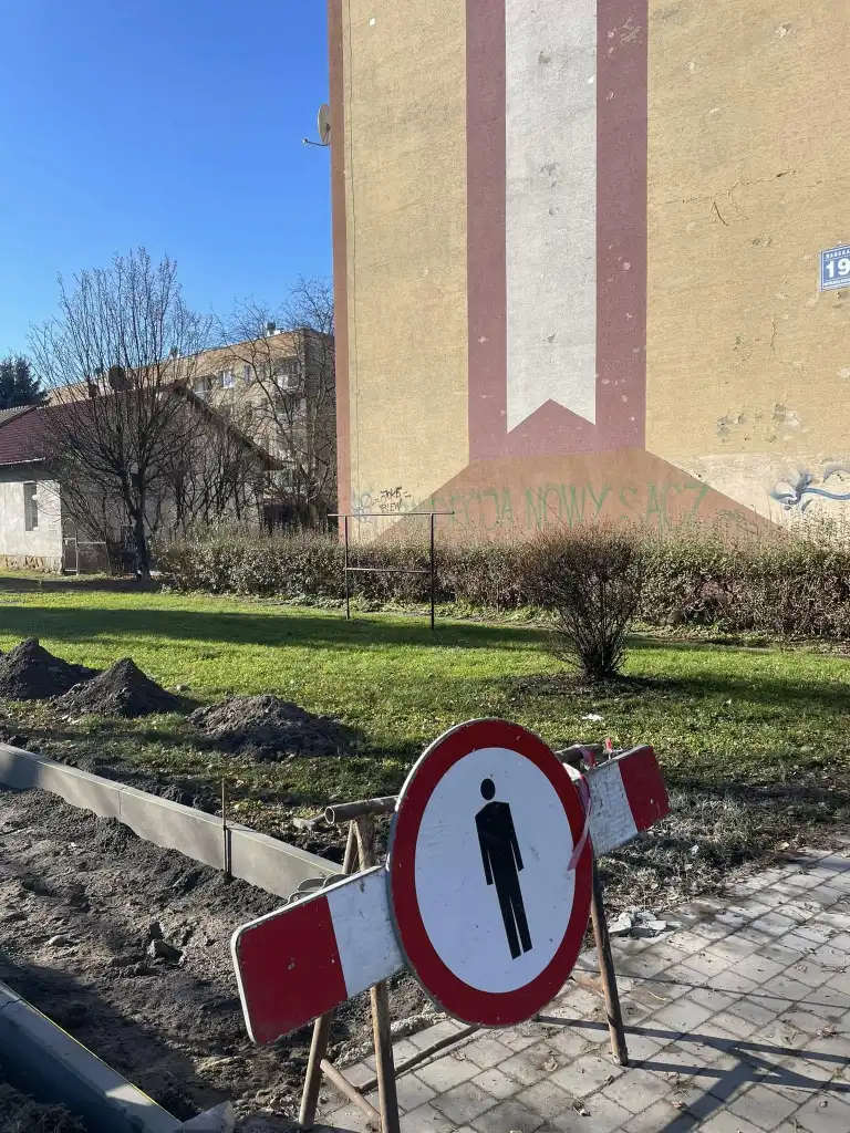 Nowy chodnik na Barskiej. Remont dobiega końca