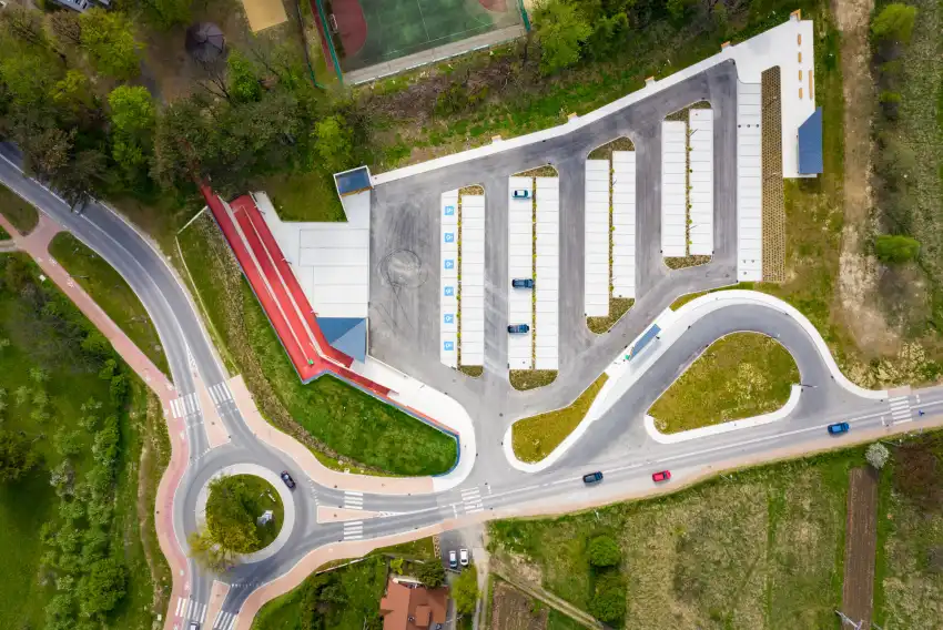Zwycięzcy Salonu Architektury 2024. Teatr KTO w Krakowie i innowacyjny Park & Ride w Starym Sączu
