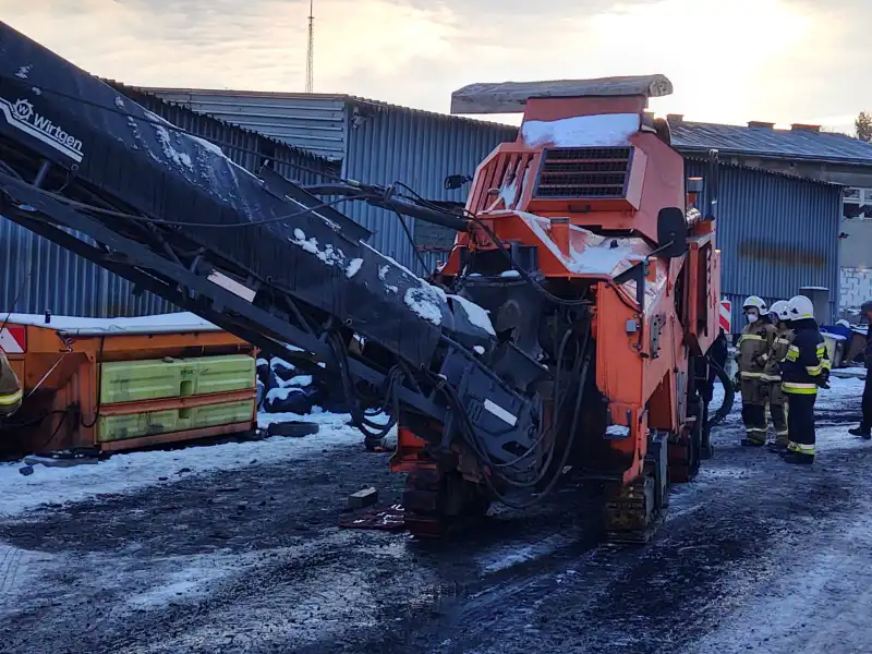 Grybów: Mężczyzna został wciągnięty do maszyny drogowej