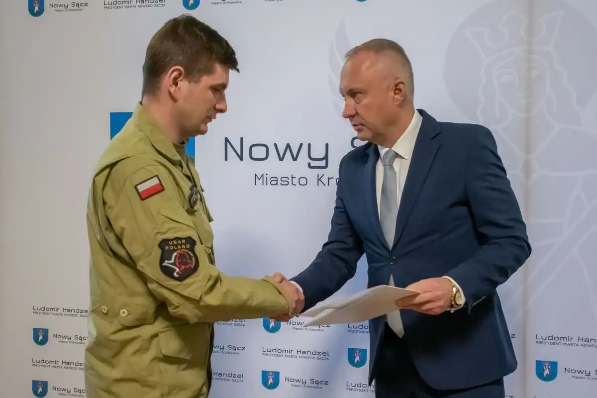 Nowy Sącz: Prezydent podziękował strażakom SGPR „Nowy Sącz” za działania ratownicze w Turcji