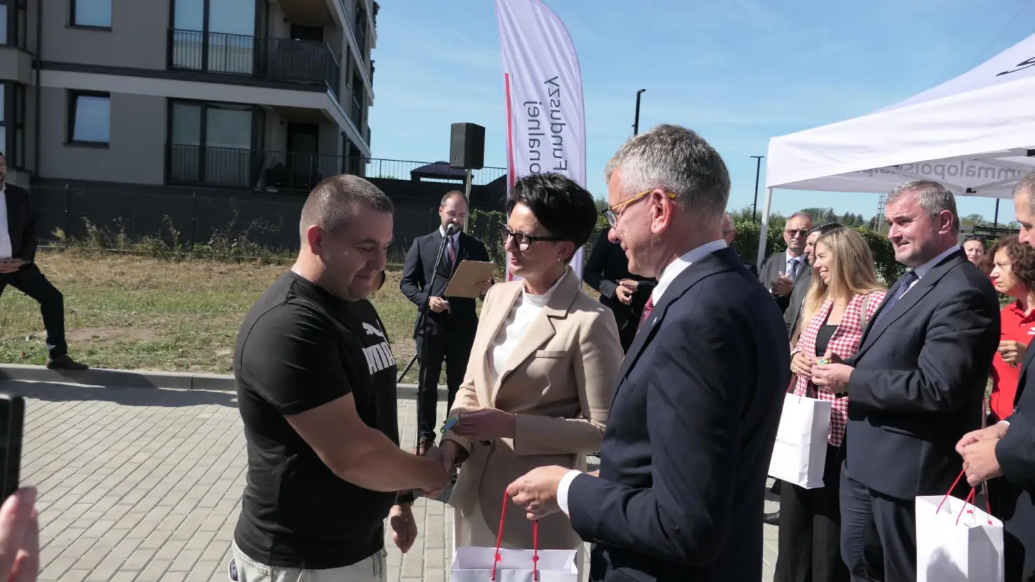 104 nowe mieszkania w Starym Sączu. Lokatorzy odebrali klucze