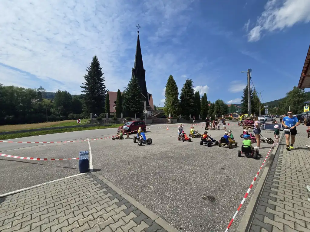 Zdobywcy Modyni pokazali moc! Sport, pasja i integracja w Młyńczyskach