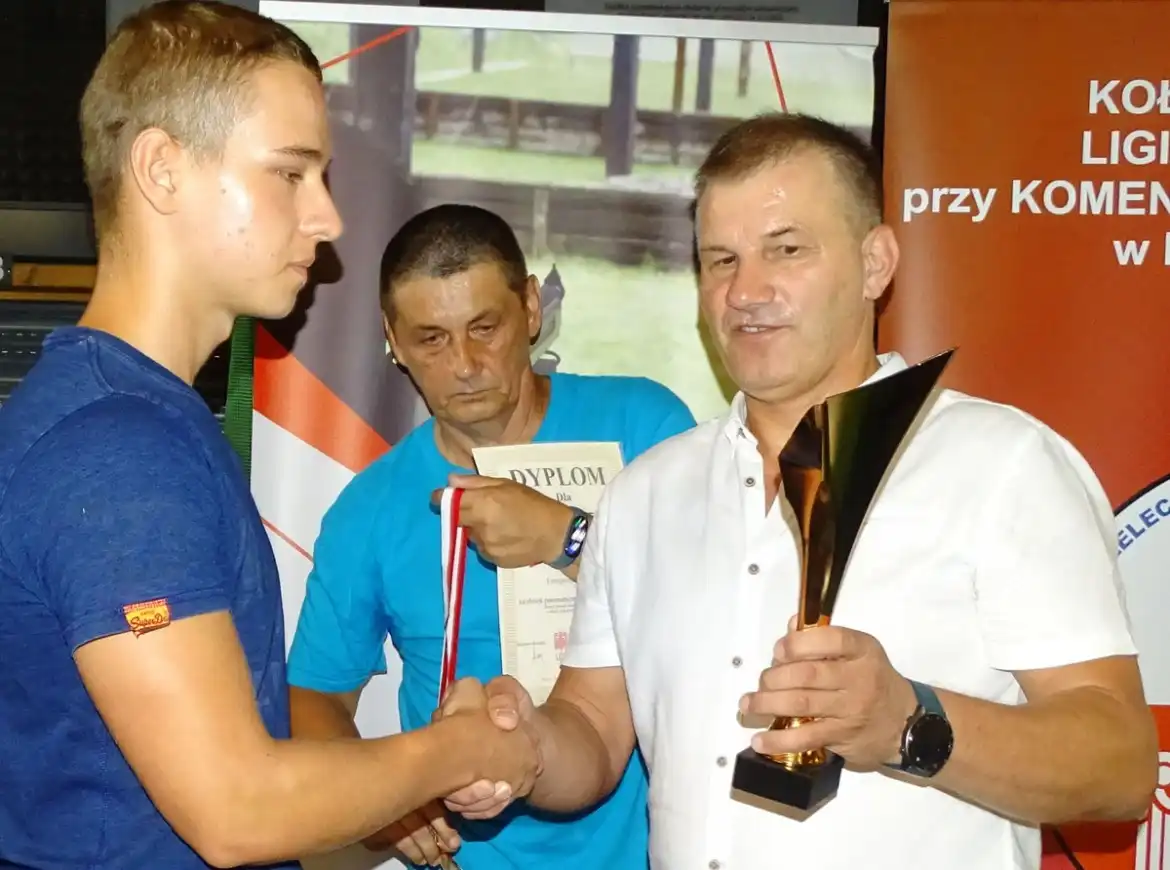 Medale, puchary i słodkości dla najlepszych strzelców
