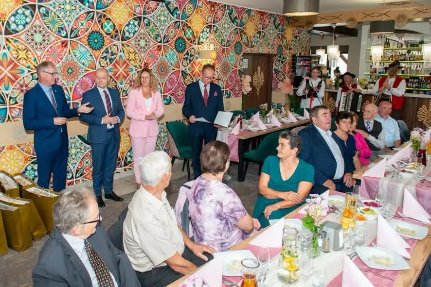 15 par świętowało Złote Gody. Wśród jubilatów także małżeństwo z 60-letnim stażem