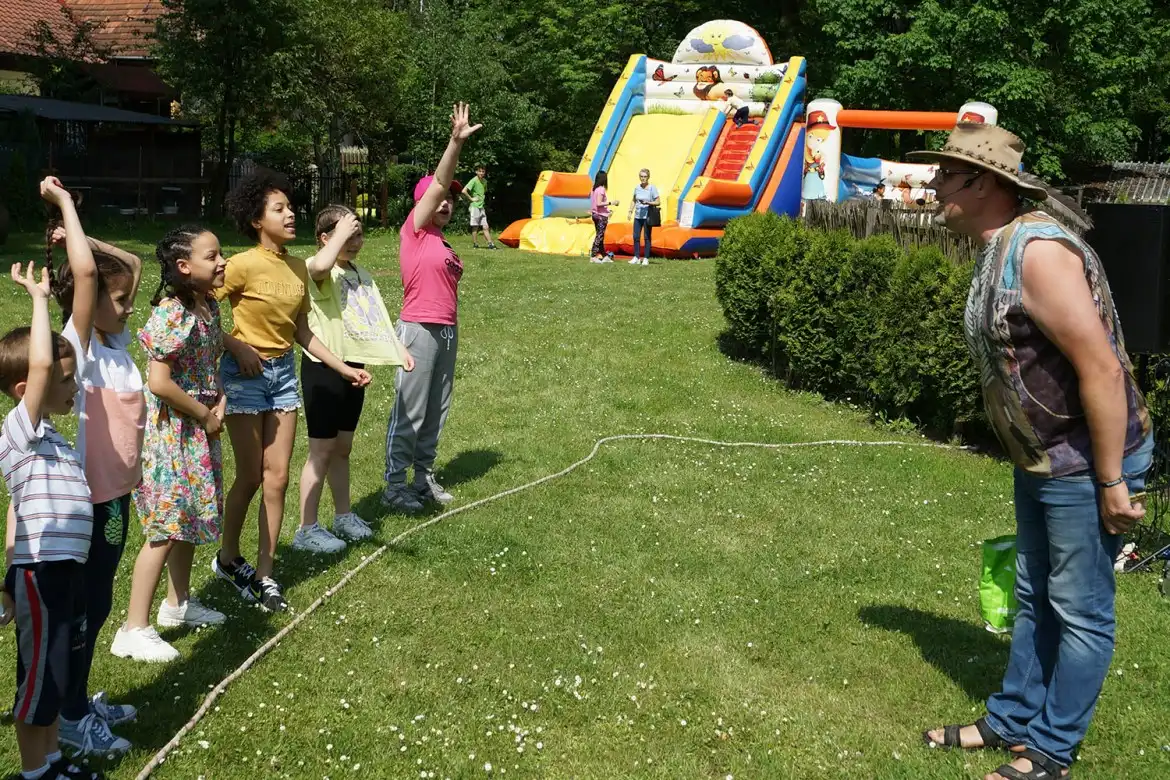 Piknik z okazji Dnia Rodzicielstwa Zastępczego w PZAZ w Nawojowej