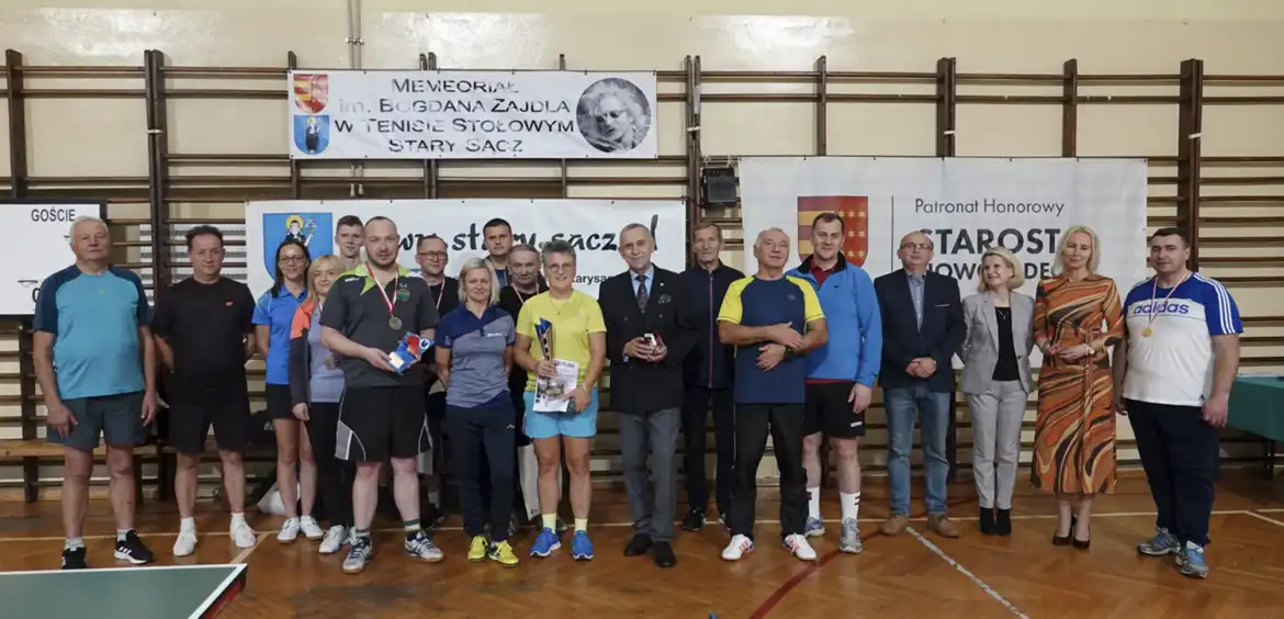 Stary Sącz: Samorządowcy grali w tenisa stołowego